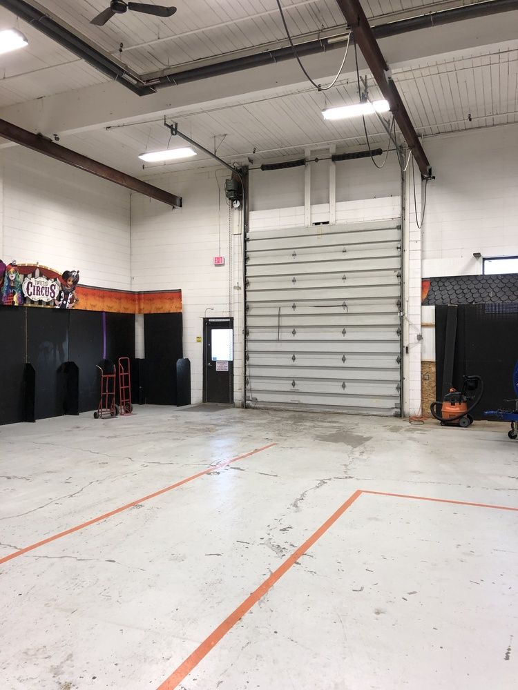 Spirit Halloween/H-O Paint